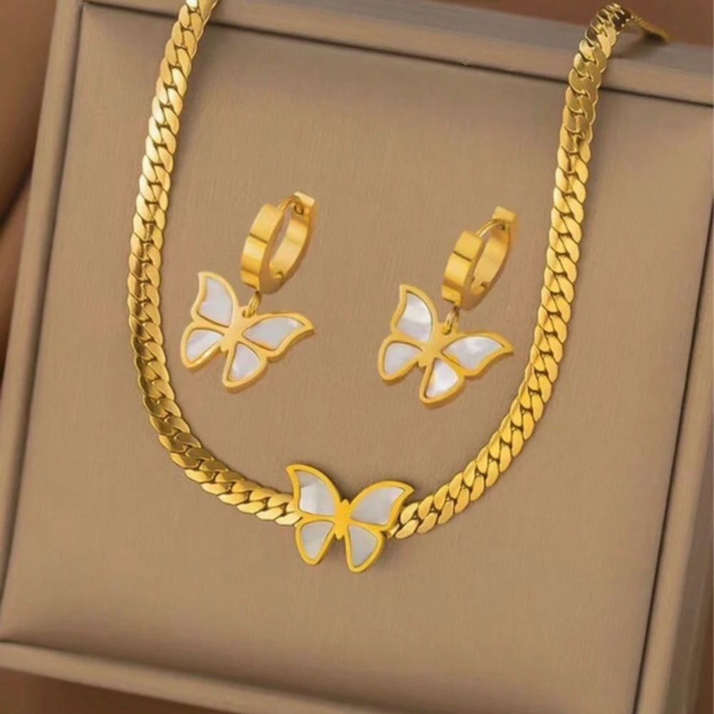 Fashion Jewelry Gold and White Butterfly Necklace Set NWT - Picture 6 of 9